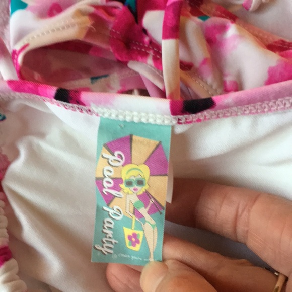 Bikini - Picture 3 of 4